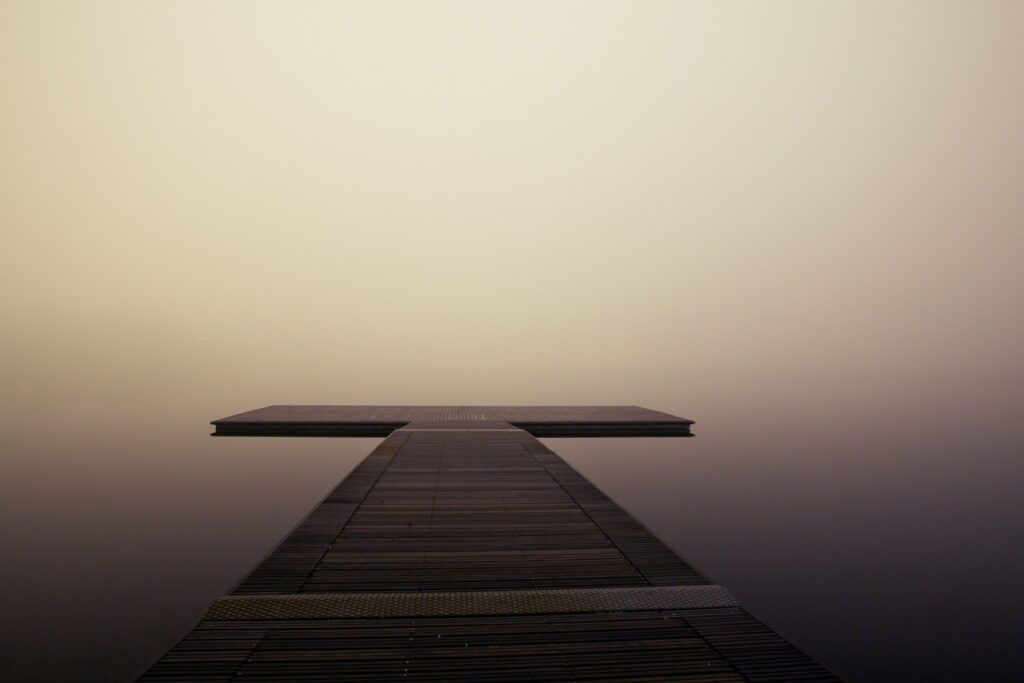 A platform with a foggy ambient towards infinity
