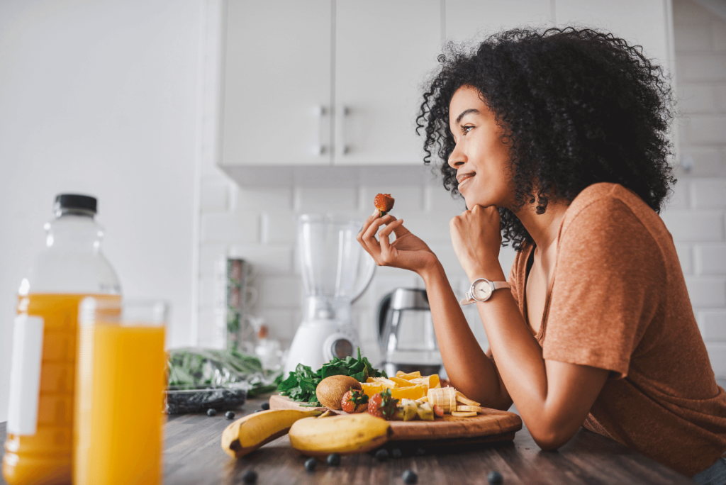 woman eating mindfully 